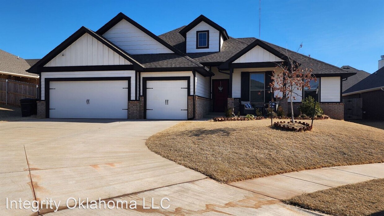 Primary Photo - 4 br, 2 bath House - 3512 Erie Dr.
