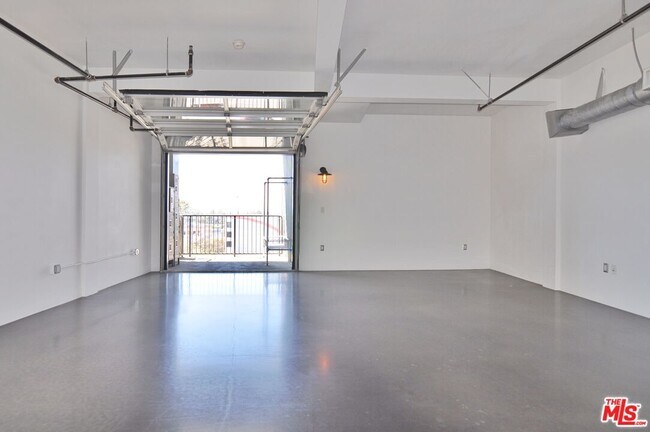 Building Photo - 200 N San Fernando Rd