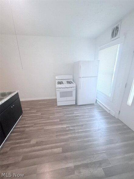 Foto del edificio - 4434 Pearl Rd