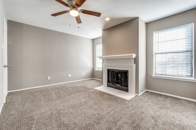 Foto del edificio - 8750 Park Ln