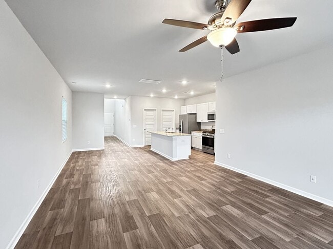 Foto del edificio - 367 Pine Crest View Dr