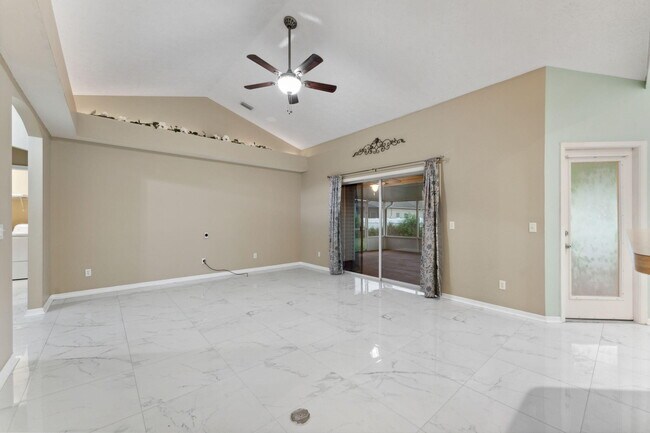 Foto del edificio - 1622 SW Realty St
