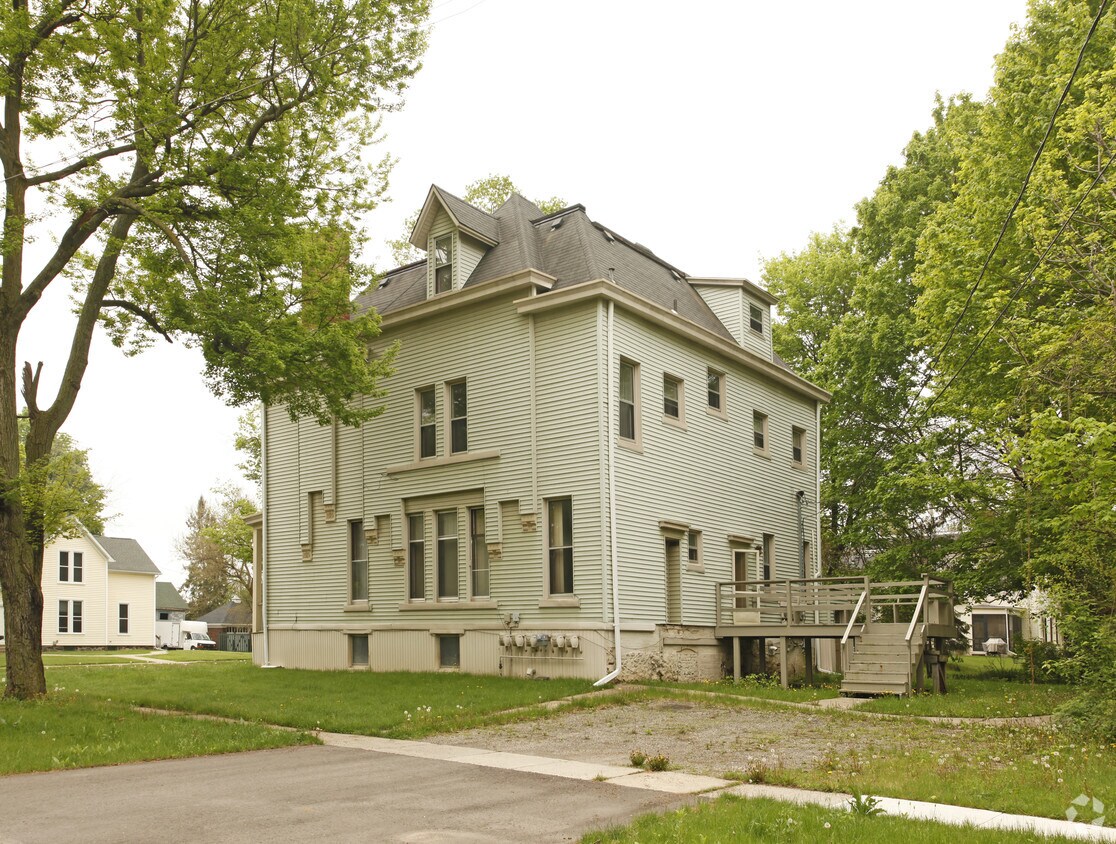 422 N Court St Howell MI 48843 Apartments in Howell MI 422 N Court St Howell MI 48843 Apartments in Howell MI