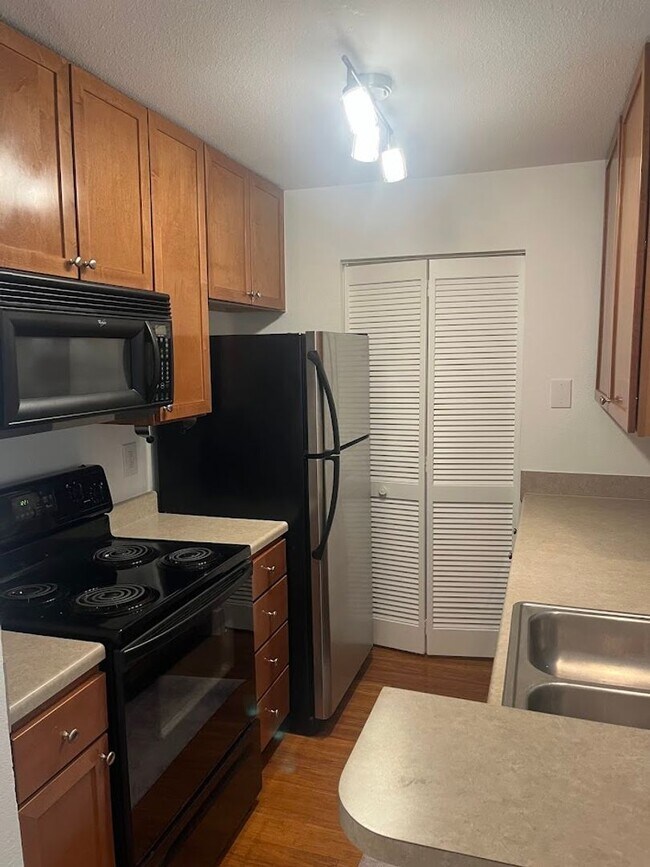 Foto del edificio - Great 2 BR/2 BA Condo in East Bridge Town ...