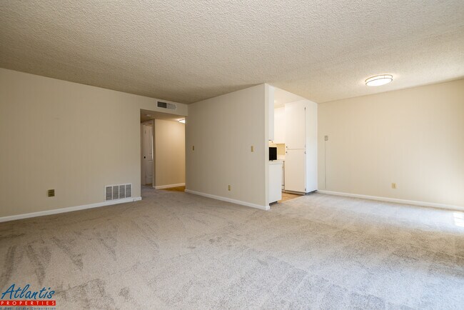 Building Photo - 287 Tradewinds Dr