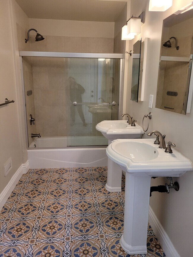 Foto del edificio - 8839 Cashio St