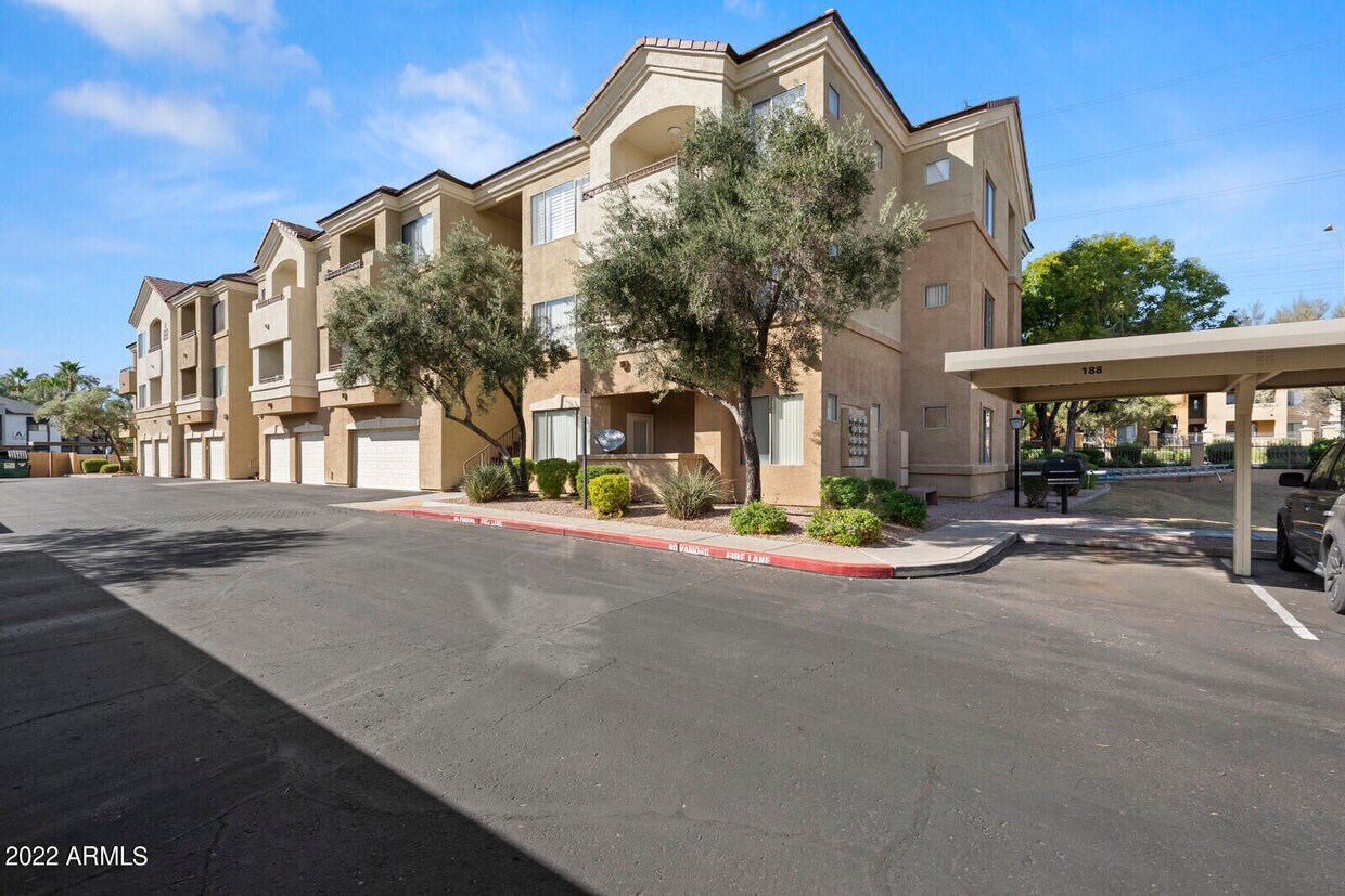 Foto principal - 18416 N Cave Creek Rd