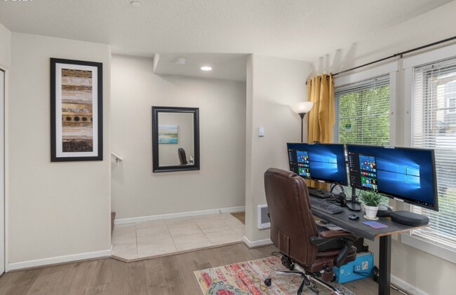 Building Photo - **$250 OFF FIRST FULL MONTH'S RENT** Amazi...