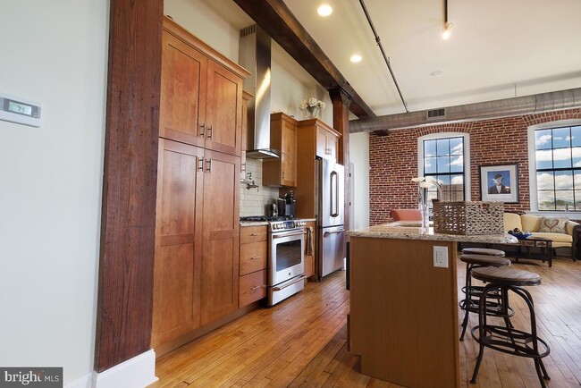 Building Photo - 317 N Mulberry St