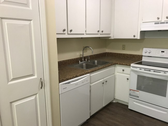 Foto del edificio - 315 Winding River Dr