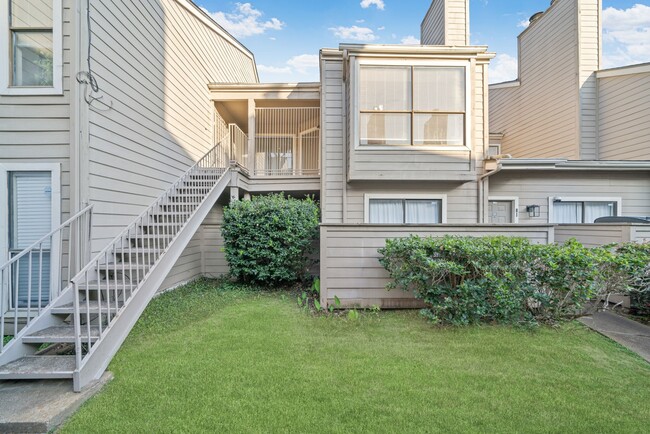 Building Photo - 6701 Sands Point Dr