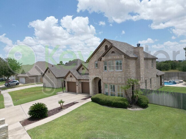 Foto del edificio - Gorgeous 4b/4.5bath house in McAllen