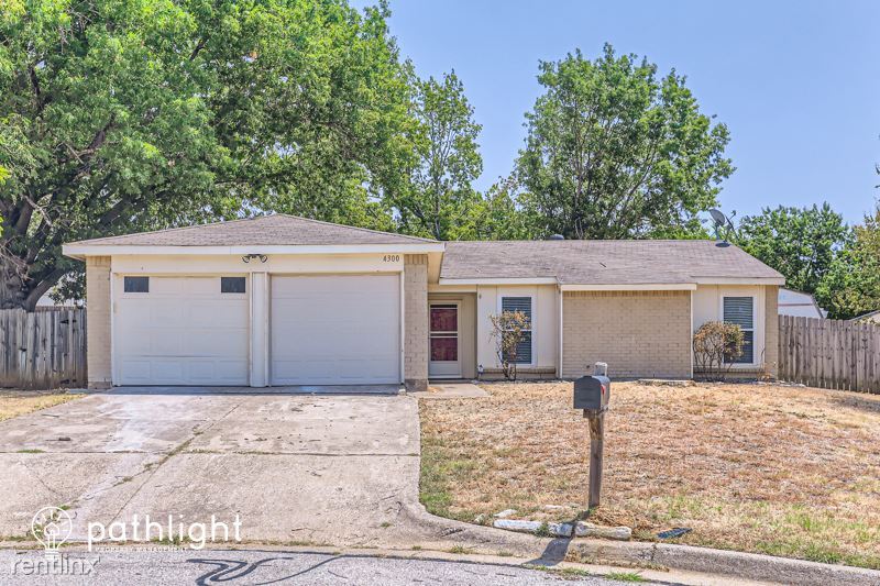 Primary Photo - 3 br, 2 bath House - 4300 N Lordsburg Ct UNIT