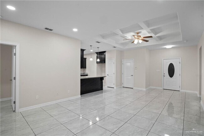 Building Photo - 18 Pedernal St