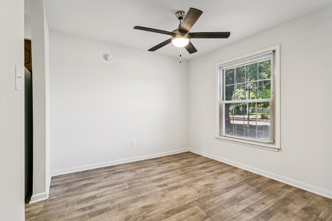 Building Photo - Cove Harbor Townhomes