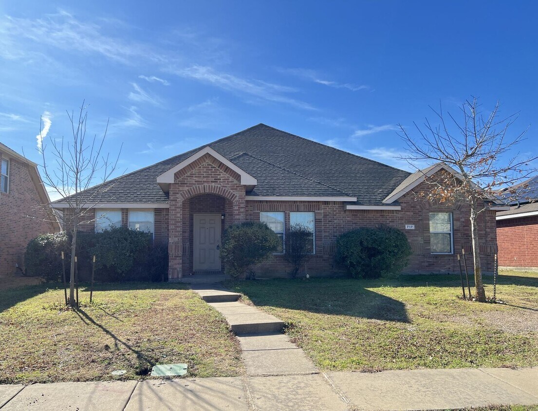 717 Locustberry Dr, Red Oak, TX 75154 House Rental in Red Oak, TX