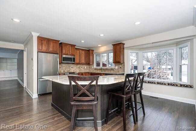 Building Photo - 732 Rutgers Rd