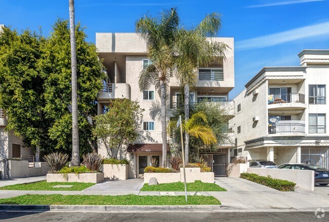 Building Photo - Alcott Apartments