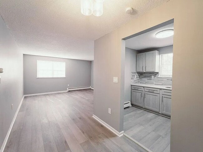 Building Photo - Bayshore Apartments