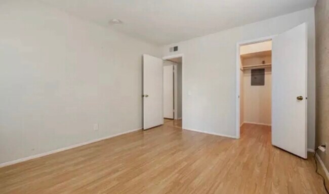 Foto del edificio - 7834 Broadway