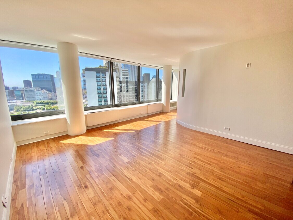 Foto principal - 155 N Harbor Dr