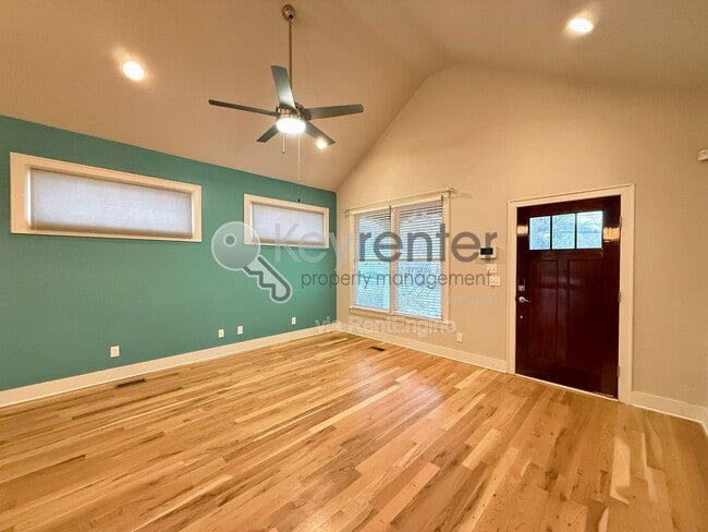 Building Photo - 1610 W 52nd St