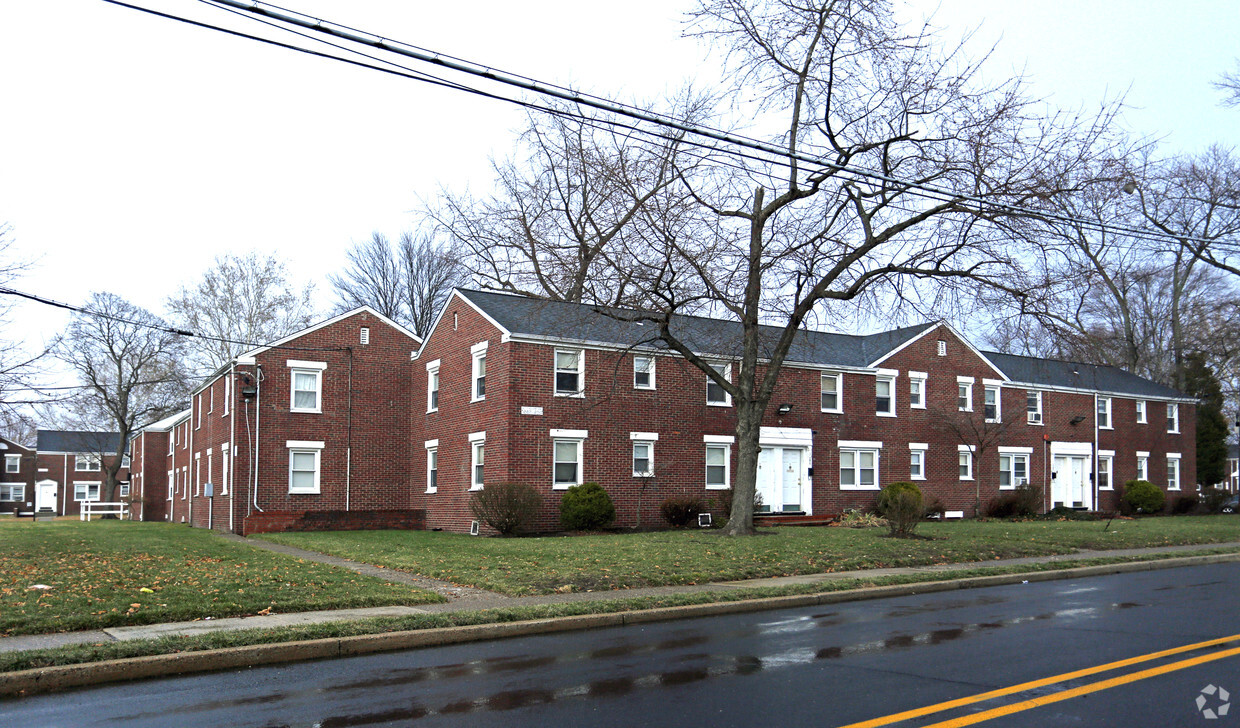 Primary Photo - Nottingham Apartments