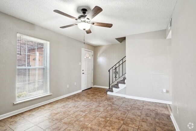 Building Photo - 1635 Newport Pl