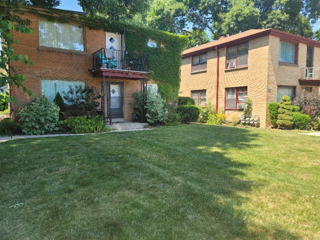 Building Photo - 3411 S Howell Ave