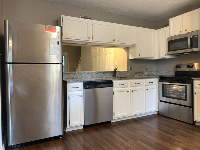 Building Photo - Trendy Renovated Raleigh Townhome In Ralei...