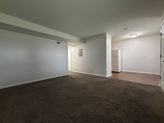 Building Photo - 421 Poplar Level Ct