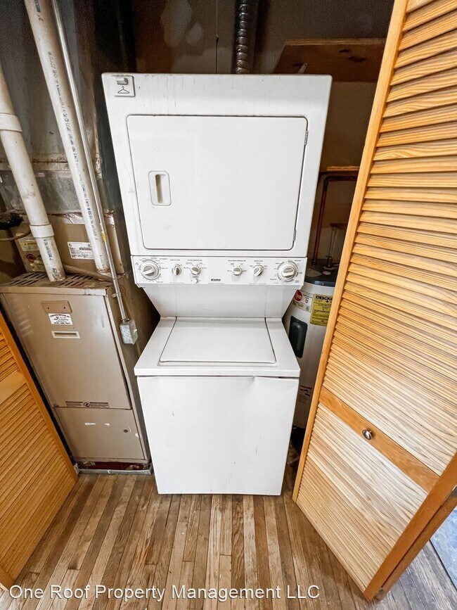Building Photo - 1 br, 1 bath House - 3400 Troost Ave, 211,...