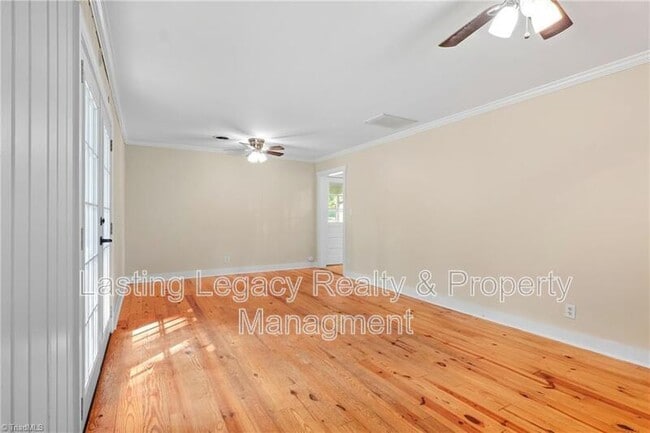 Foto del edificio - 4850 Ellen Ave