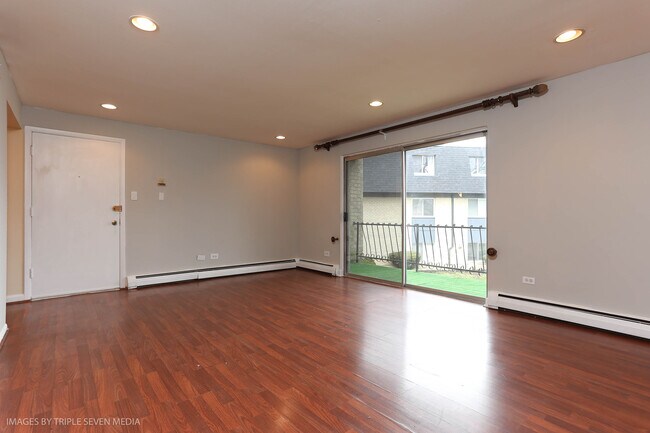 Living room - 11112 S 84th Ave