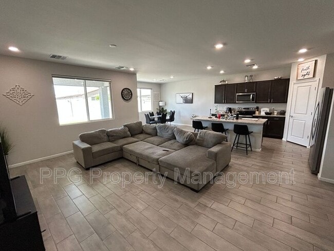 Building Photo - 17974 Avenida del Sol W