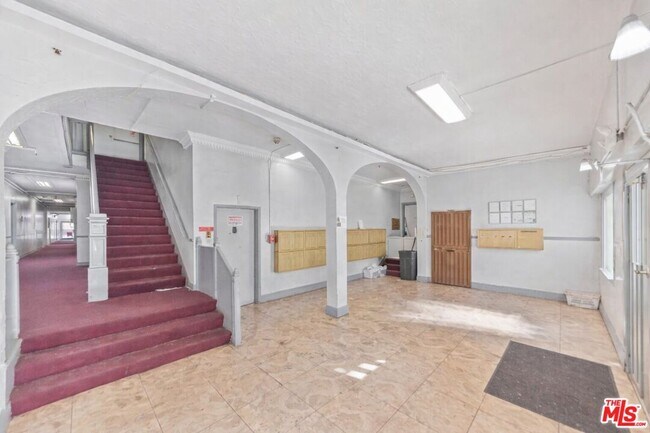 Foto del edificio - 400 S Kenmore Ave