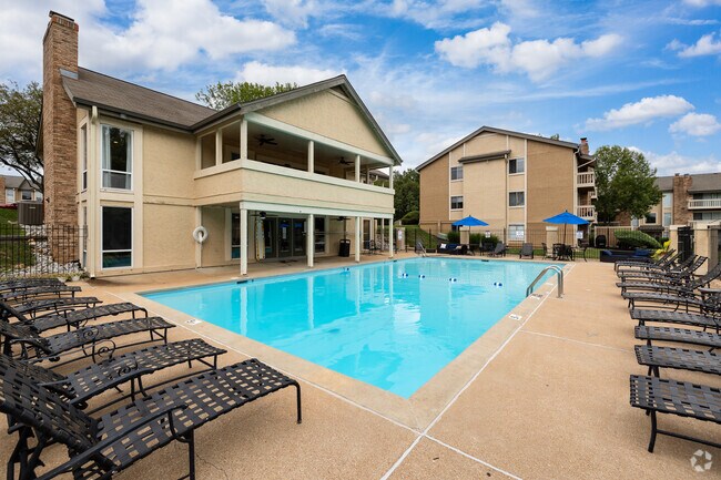 Piscina - Waterford Manors