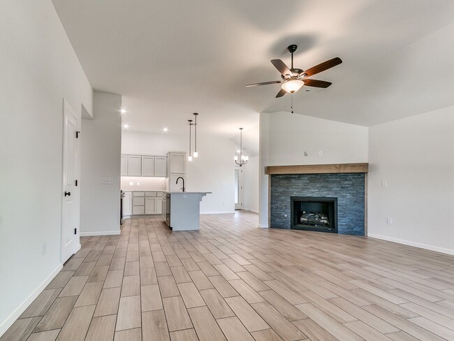 Building Photo - Beautiful New Home!