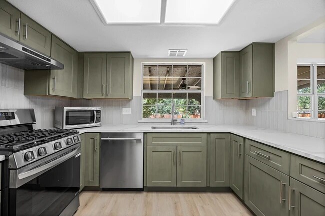 Foto del edificio - 7206 Teaberry Dr
