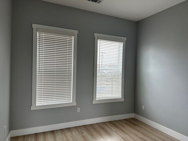 Foto del edificio - 31909 St Joseph Ln