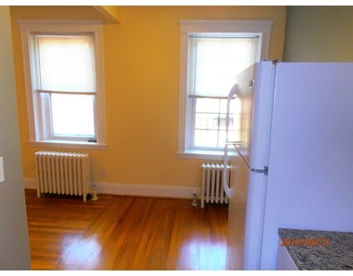 Building Photo - 42 Linnaean St