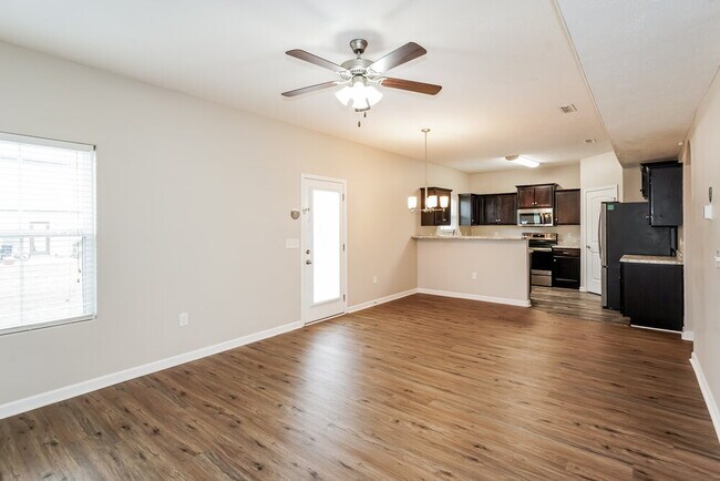 Foto del edificio - 1626 Sunray Dr