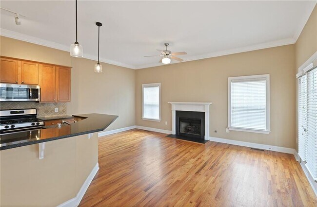 Building Photo - 272 Carlyle Park Dr