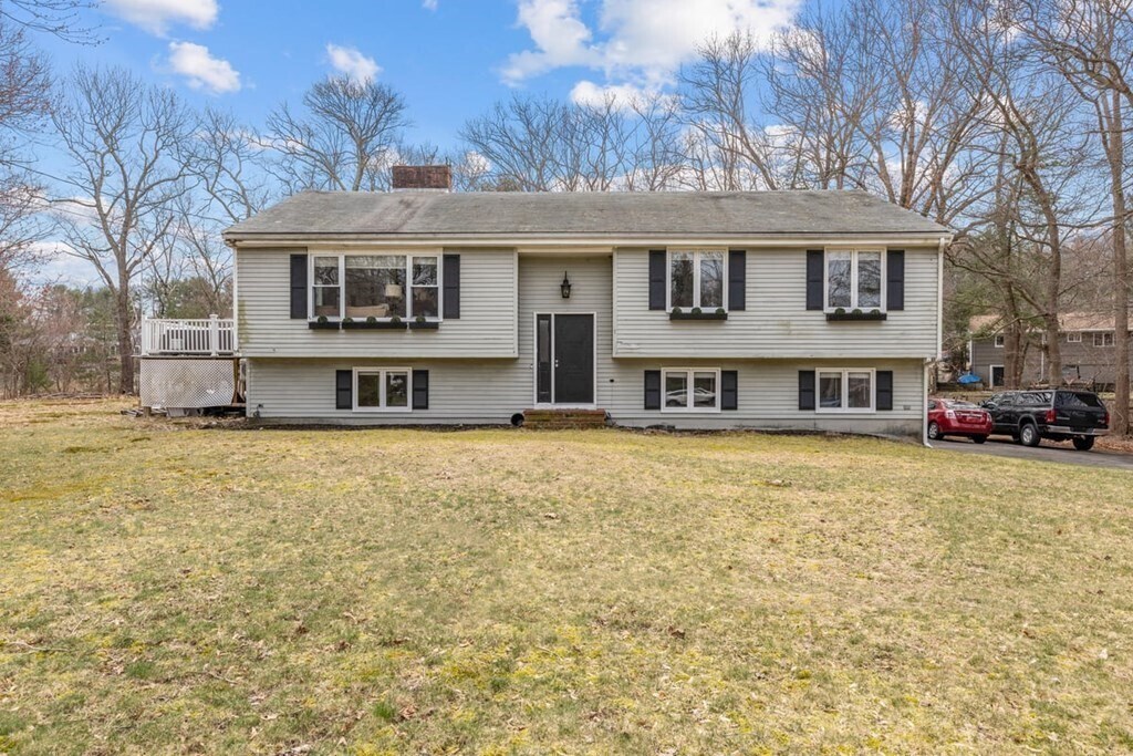 Primary Photo - 1 Country Ln