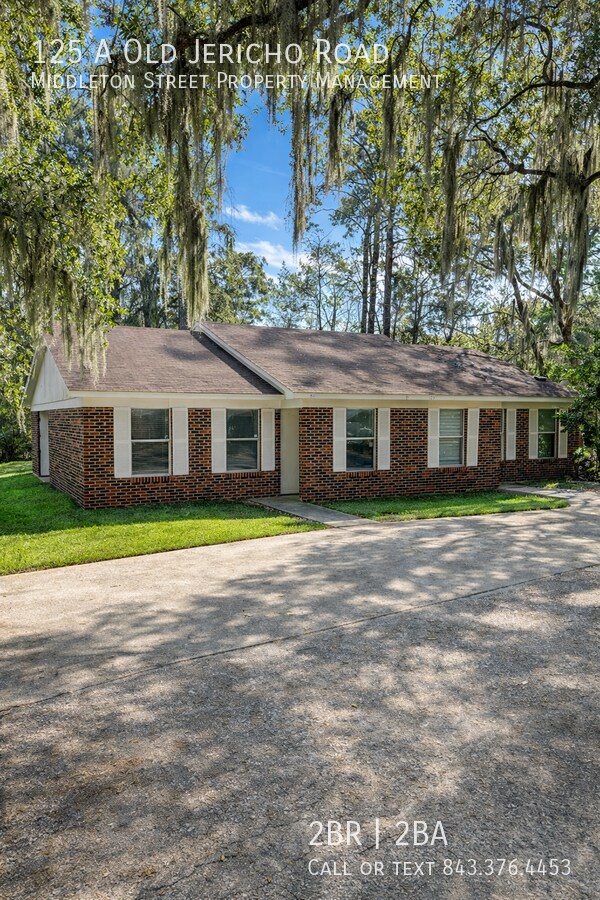 Foto del edificio - 125 Old Jericho Rd