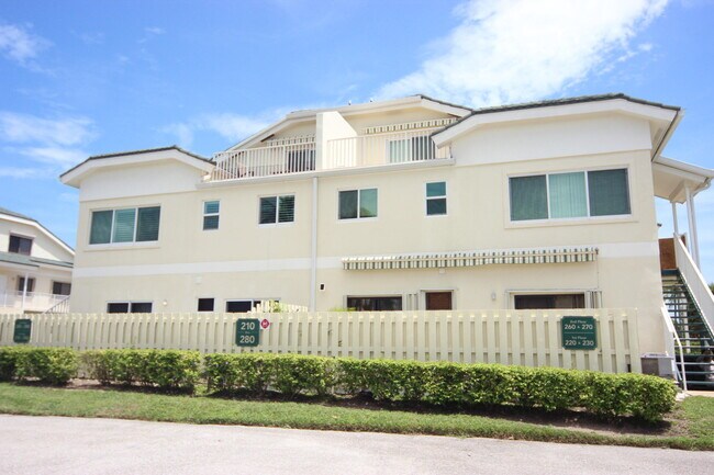 Foto del edificio - 270 Bella Vista Ct N
