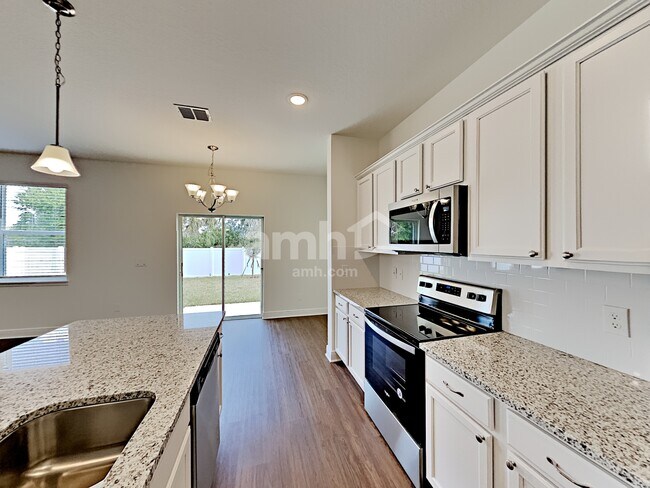 Foto del edificio - 1337 Celery Ave