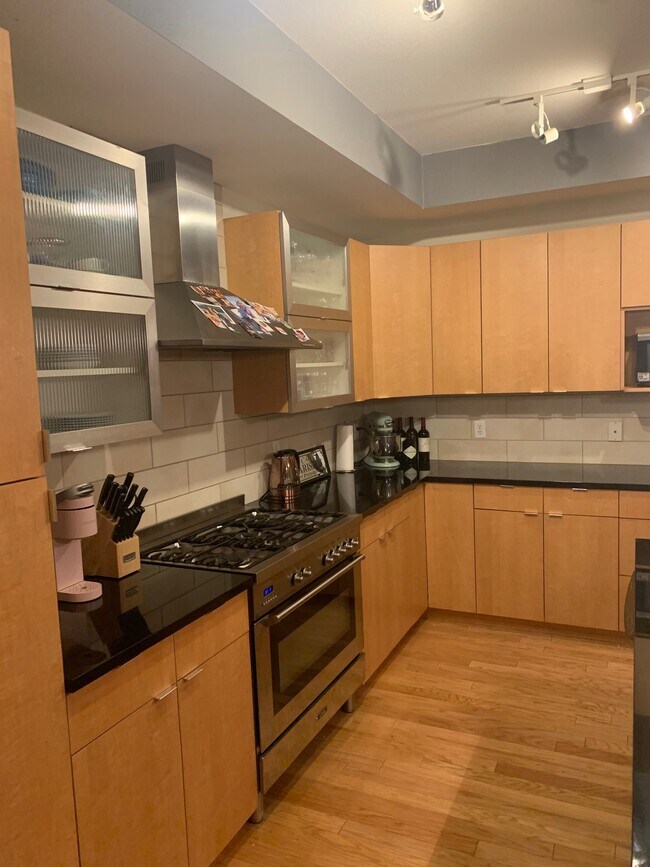 Foto del edificio - 2240 N Clay St