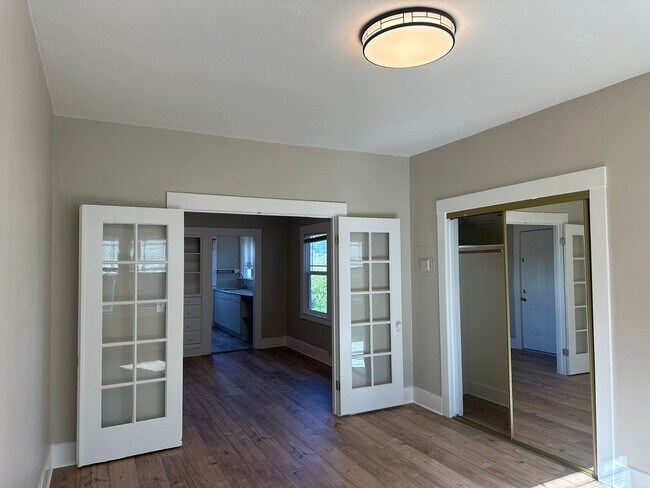 Photo - 1019 E 33rd St Apartment