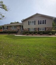 Building Photo - 1709 Victoria Ln